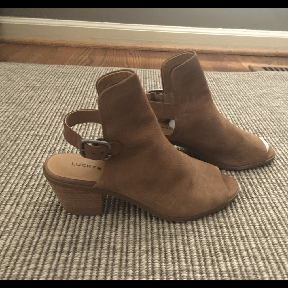 Lucky brand medium-brown suede heel